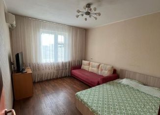 Сдам 1-ком. квартиру, 39 м2, Казань, улица Бондаренко, 16