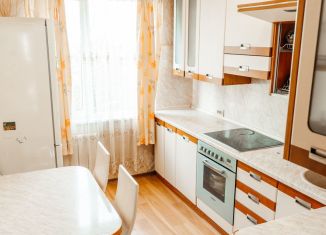 Продам 4-комнатную квартиру, 76.8 м2, Петропавловск-Камчатский, улица Академика Курчатова, 25