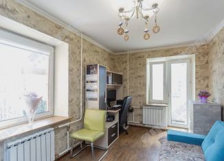 Продам 3-ком. квартиру, 90 м2, Санкт-Петербург, проспект Авиаконструкторов, 38к1, метро Комендантский проспект