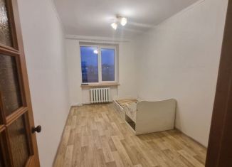 Сдам 3-ком. квартиру, 61 м2, Луга, проспект Кирова, 79