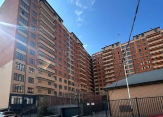 Продам трехкомнатную квартиру, 96 м2, Дагестан, проспект Акулиничева, 33А