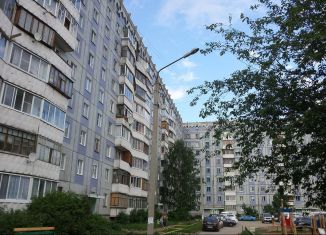 Продаю 1-ком. квартиру, 34 м2, Сыктывкар, улица Кутузова, 13