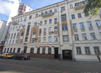 Сдаю 1-ком. квартиру, 44 м2, Москва, ЦАО, Старопименовский переулок, 8