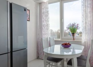 Продается трехкомнатная квартира, 140 м2, Сочи, улица Роз, 6/6А