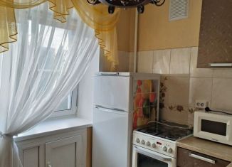 Сдам 1-ком. квартиру, 30 м2, Кемерово, улица 50 лет Октября, 22