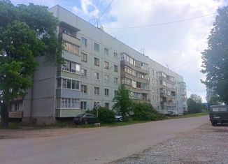 Трехкомнатная квартира на продажу, 63.4 м2, Новгородская область, улица Строителей, 20