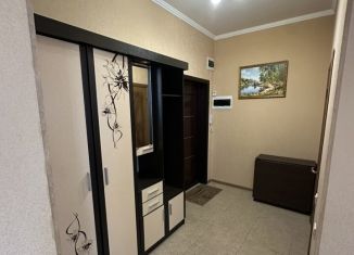 Сдаю в аренду 2-ком. квартиру, 62 м2, Анапа, улица Кати Соловьяновой, 84