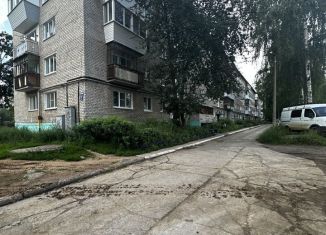 Продаю 4-ком. квартиру, 60 м2, Чайковский, улица Карла Маркса, 9