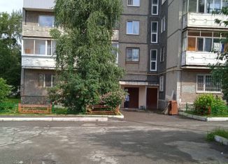 Продам 2-ком. квартиру, 40.6 м2, Свердловская область, Пихтовая улица, 22