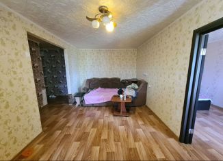 Продажа 2-ком. квартиры, 46 м2, Барнаул, улица Чеглецова, 23