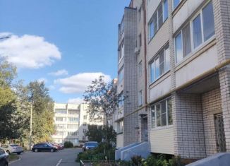 Продается 1-комнатная квартира, 32 м2, Йошкар-Ола, улица Зарубина, 57А