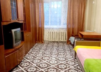 Сдается в аренду 2-ком. квартира, 51 м2, Ахтубинск, 1-й микрорайон, 8