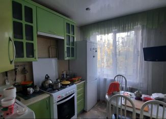 Продается трехкомнатная квартира, 65 м2, Луховицы, улица Жуковского, 30