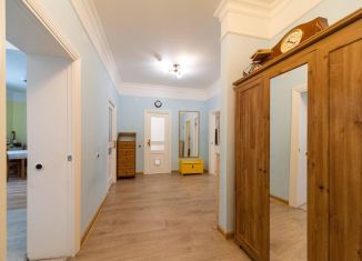 Продается трехкомнатная квартира, 96 м2, Московская область, Южная улица, 17/3