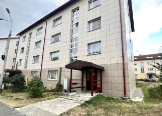 Продается четырехкомнатная квартира, 108 м2, Карелия, Сегежская улица, 8А