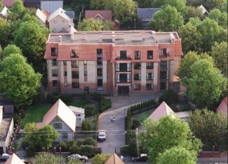 Продам трехкомнатную квартиру, 96 м2, Калининград, Центральный район, улица Ватутина, 38А