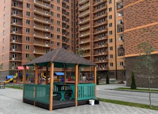 Продам 2-ком. квартиру, 65 м2, Грозный, улица Мамсурова, 1