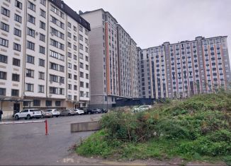 Продаю 5-ком. квартиру, 150 м2, Нальчик, улица Героя России Т.М. Тамазова, 5