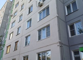 Продаю 1-ком. квартиру, 33.6 м2, Казань, улица Адоратского, 8