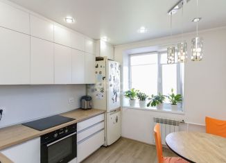 Продается 2-комнатная квартира, 56 м2, Тюмень, улица Щербакова, 96А