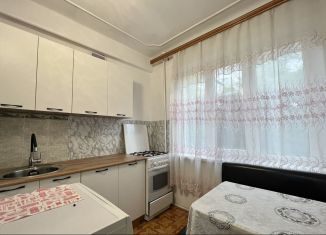 Сдается 2-комнатная квартира, 50 м2, Дагестан, улица Чаринова, 55