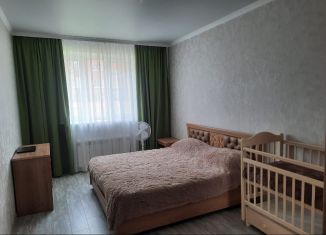 Сдается 2-ком. квартира, 60 м2, Владикавказ, улица Цоколаева, 36, 11-й микрорайон