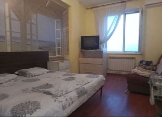 Сдам 1-ком. квартиру, 50 м2, Каспийск, улица Халилова, 32