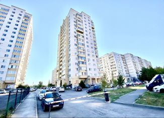 2-ком. квартира на продажу, 60 м2, Батайск, Речная улица, 109к1