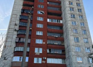 Продается 3-комнатная квартира, 70.6 м2, Магнитогорск, улица 50-летия Магнитки, 66