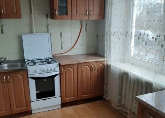 Сдам трехкомнатную квартиру, 59 м2, Неман, Полевая улица, 1