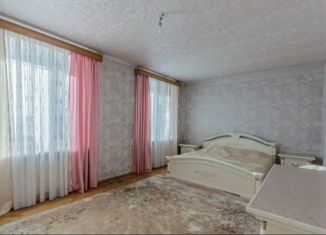 Продам 4-ком. квартиру, 152.1 м2, Казань, улица Сафиуллина, 16А