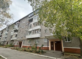 Продам 1-ком. квартиру, 27 м2, Екатеринбург, улица Академика Бардина, 46, метро Геологическая