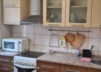 Трехкомнатная квартира в аренду, 58 м2, Иркутск, улица Трилиссера, 109