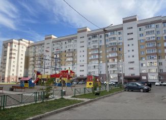 Трехкомнатная квартира на продажу, 82.8 м2, Киров, Солнечная улица, 55