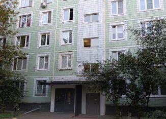 Продаю 3-ком. квартиру, 58.7 м2, Москва, СЗАО, улица Исаковского, 24к1