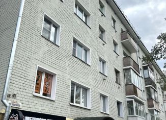 Продам двухкомнатную квартиру, 42 м2, Киров, Октябрьский проспект, 108