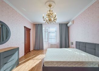 Аренда 3-ком. квартиры, 120 м2, Краснодар, Гимназическая улица, 30