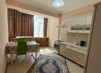 Сдаю в аренду 1-ком. квартиру, 50 м2, Дербент, улица Ирчи Казака, 10