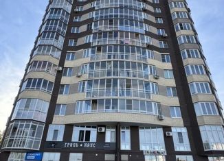 Продаю 1-ком. квартиру, 42 м2, Новочебоксарск, улица Винокурова, 99, ЖК Спутник