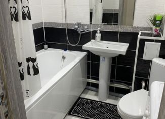 Продажа 1-ком. квартиры, 36.8 м2, Россошь, улица Льва Толстого, 14Г/1