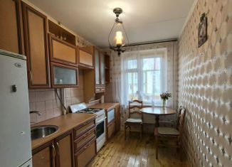 Продается 3-комнатная квартира, 70 м2, Республика Башкортостан, улица Дзержинского, 6