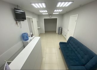 Сдам в аренду торговую площадь, 68.6 м2, Тюмень, улица Софьи Ковалевской, 11