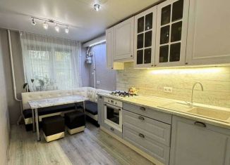 Продам 4-ком. квартиру, 75.2 м2, Туапсе, Ленинградская улица, 12