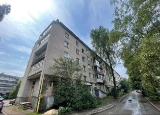 Продается 2-комнатная квартира, 43 м2, Великие Луки, проспект Гагарина, 21к1