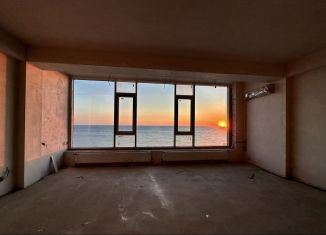 Трехкомнатная квартира на продажу, 153 м2, Махачкала, улица Тулпара Мусалаева, 32