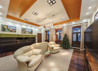 Сдам 3-ком. квартиру, 160 м2, Санкт-Петербург, Моховая улица, 39