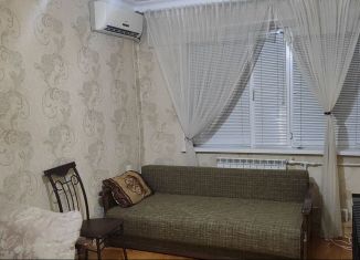 Сдается в аренду 1-ком. квартира, 33 м2, Грозный, проспект Ахмат-Хаджи Абдулхамидовича Кадырова, 103