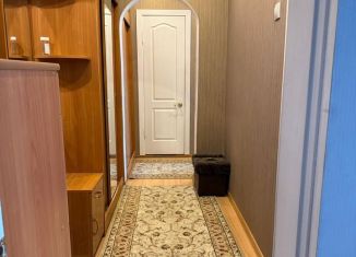 Продам 2-ком. квартиру, 51 м2, Абакан, улица Крылова, 104