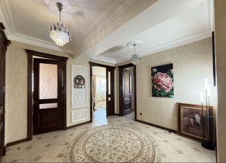 Продам 3-ком. квартиру, 109.2 м2, Махачкала, улица Ирчи Казака, 46/1