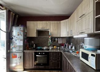 Продаю двухкомнатную квартиру, 52 м2, Тобольск, 15-й микрорайон, 33